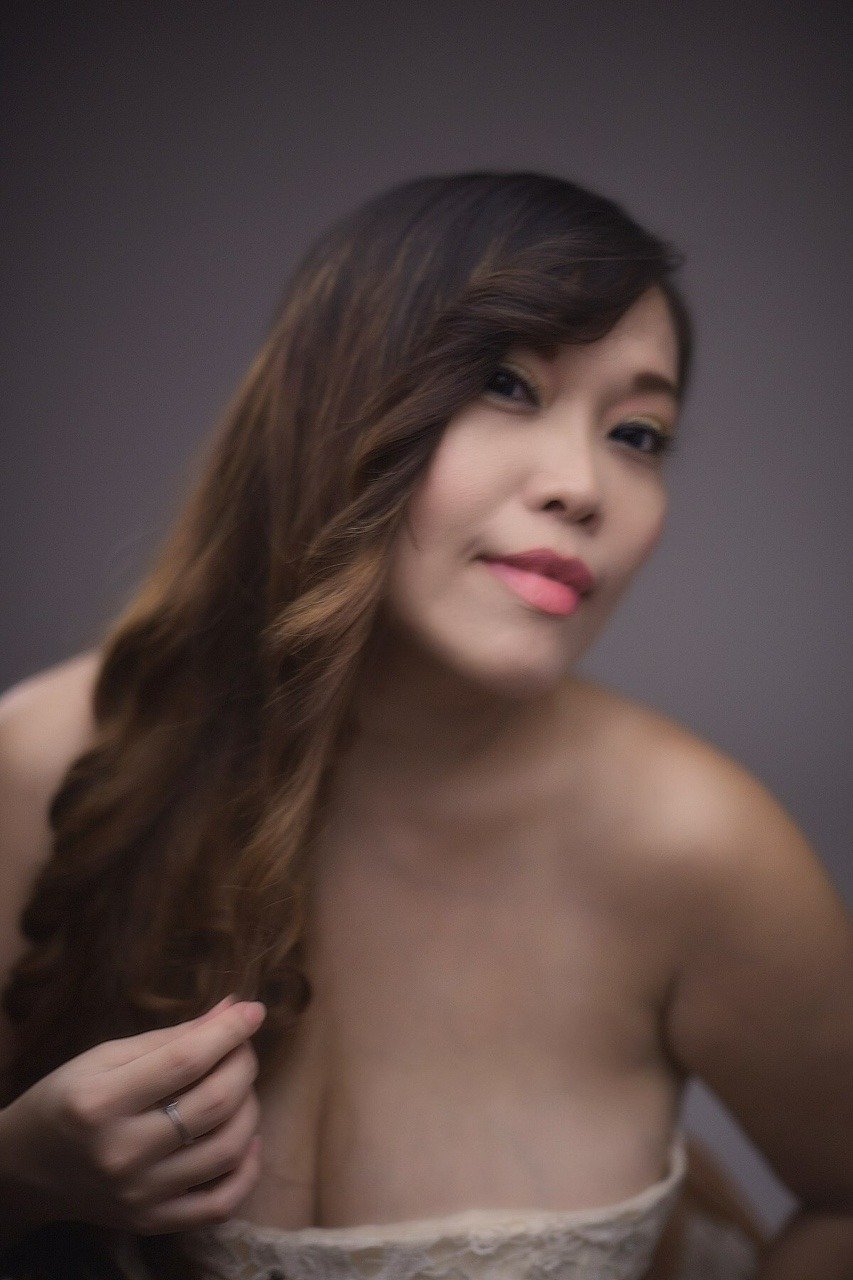 SG busty model #7wyi41Dn