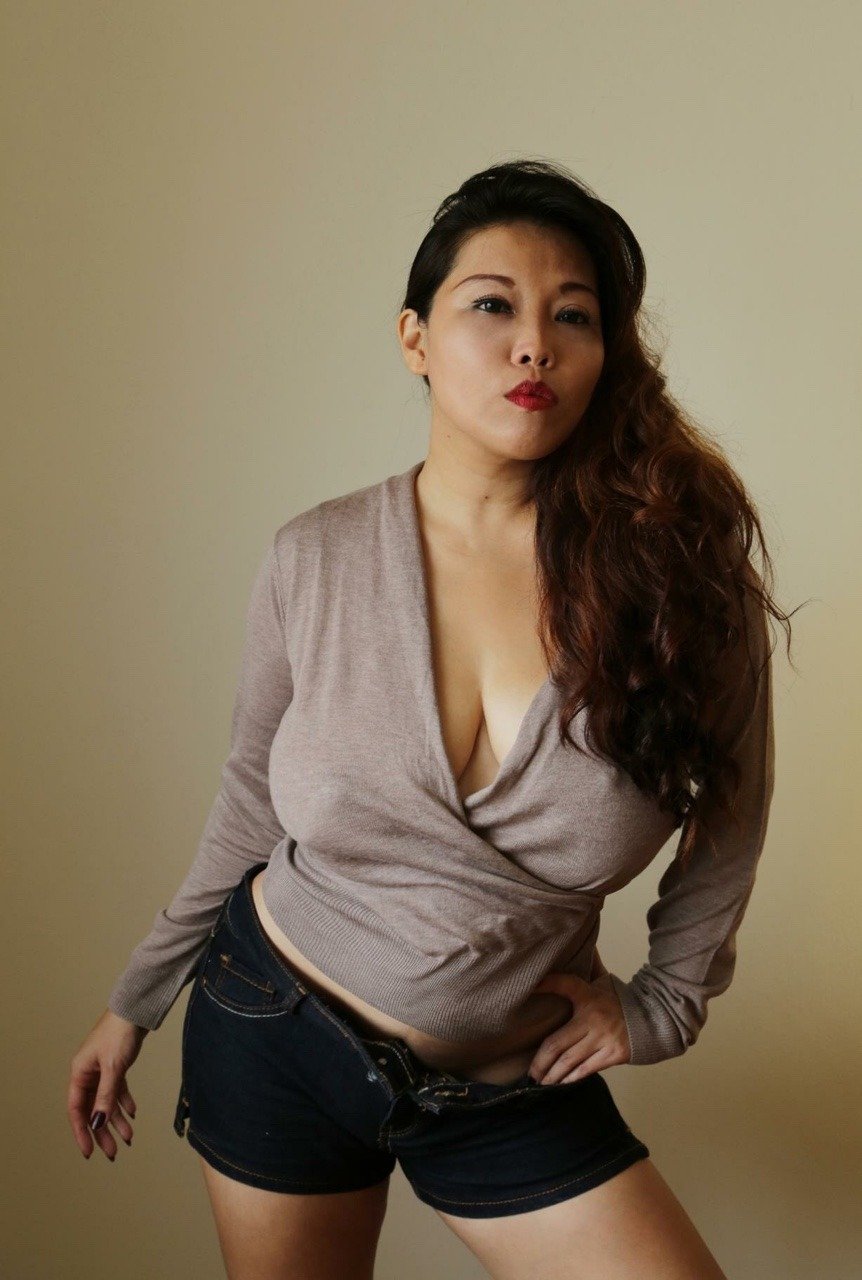 SG busty model #dUzsWHEz