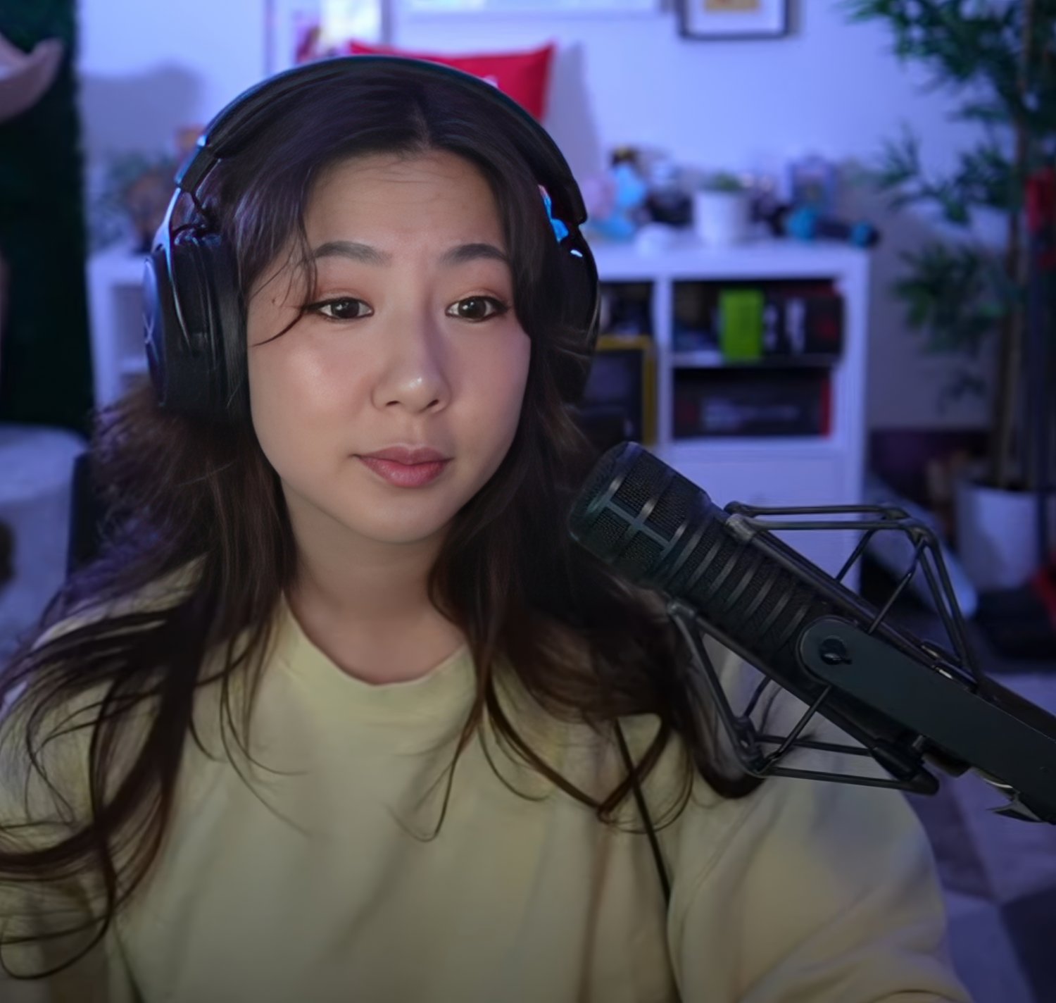 Fuslie #LkZJ92A6