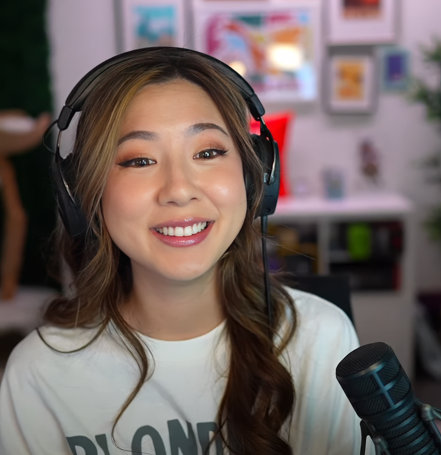 Fuslie #Xb7Egppg