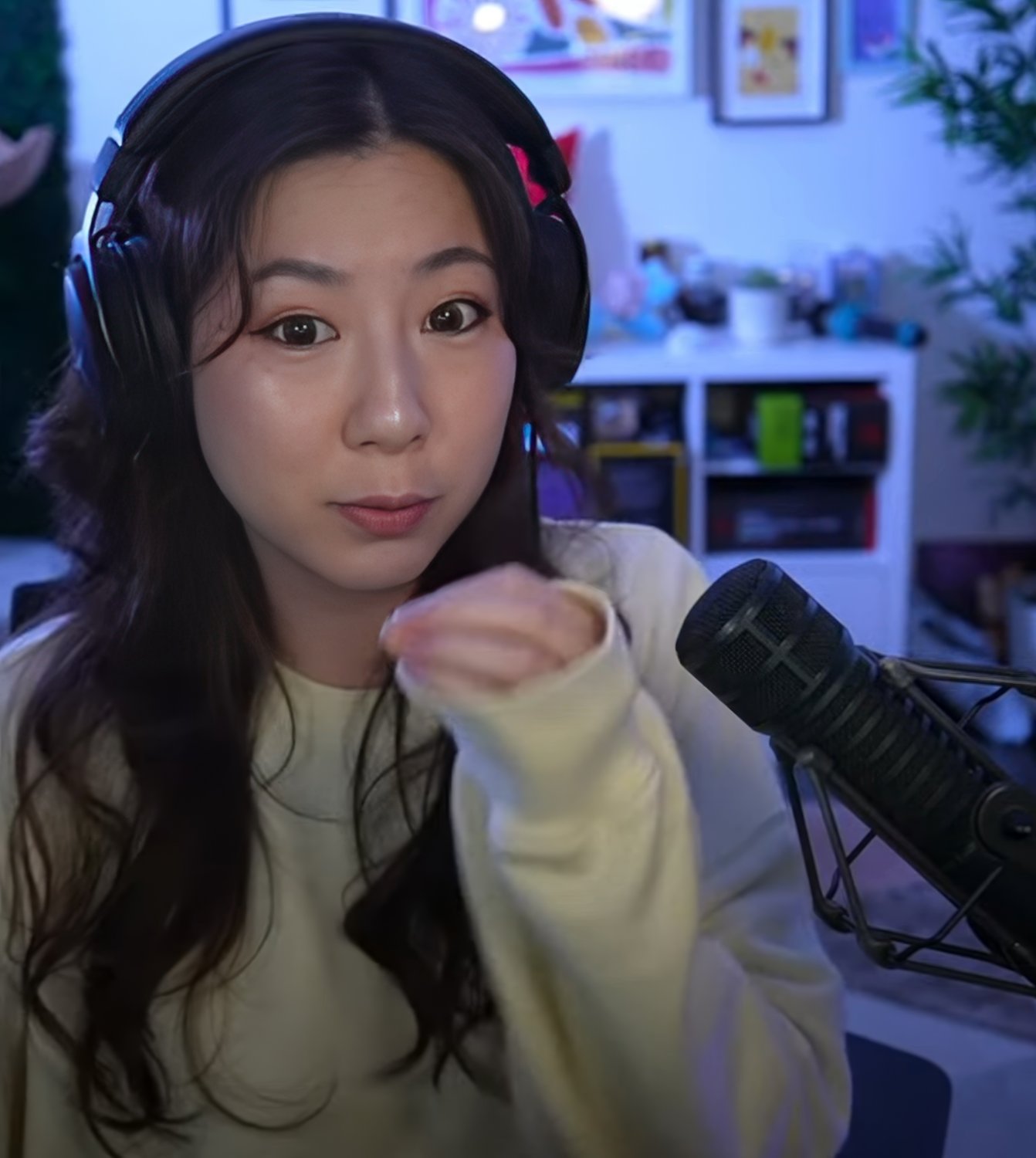 Fuslie #YPO0aVMN
