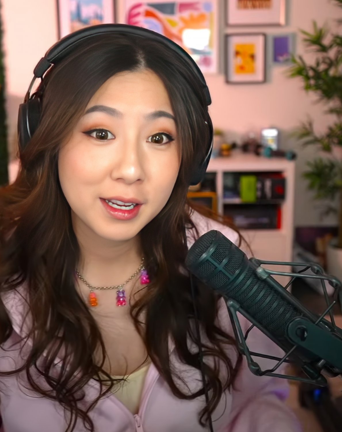 Fuslie #ZA4ze3SX