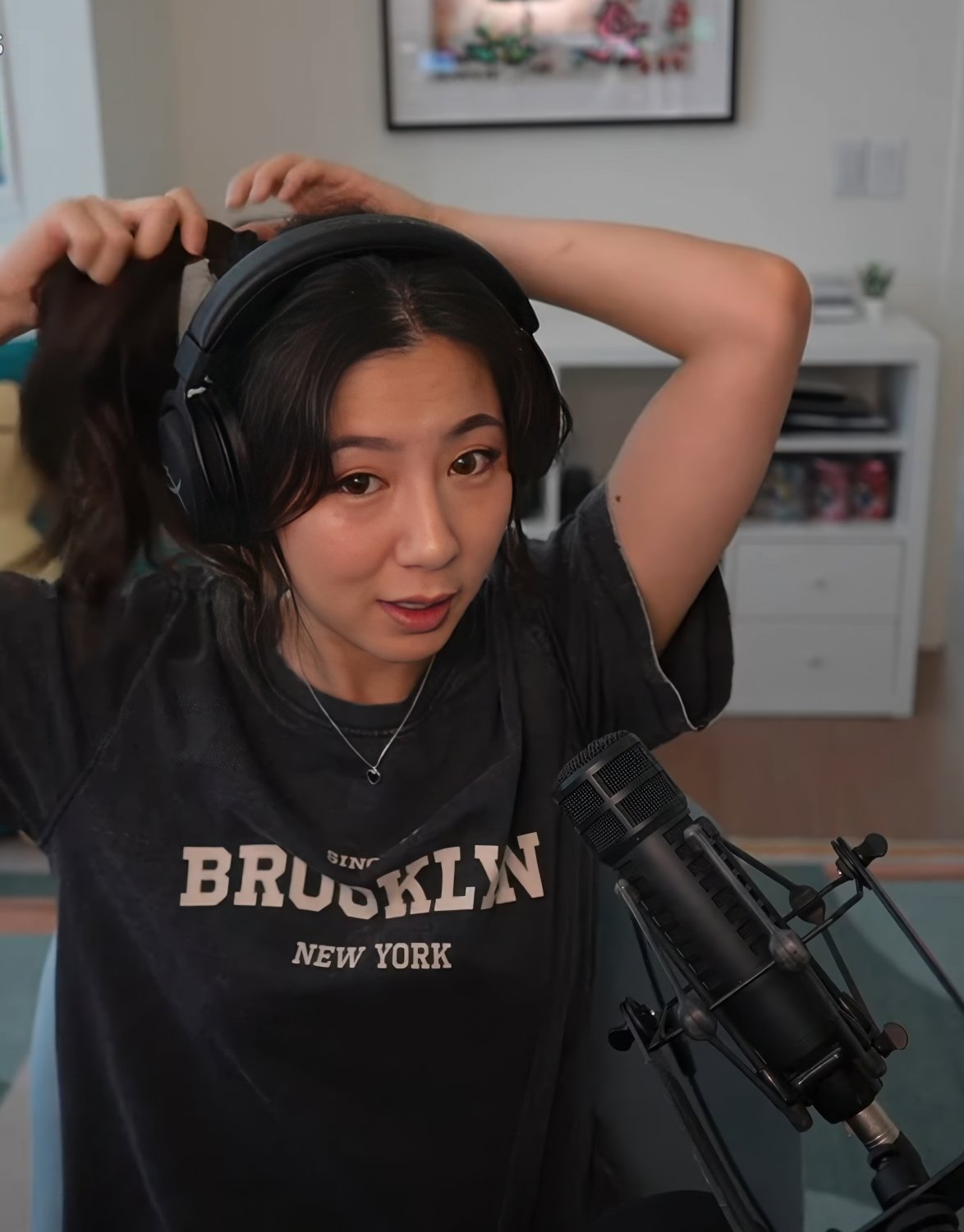 Fuslie #kxWHxsyY