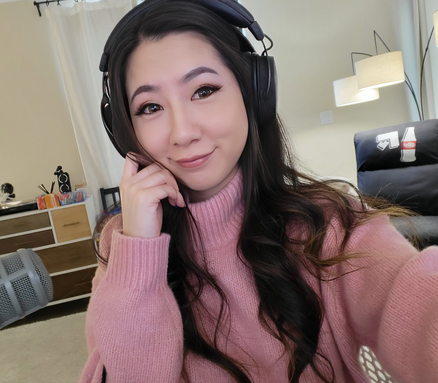 Fuslie #mXfzEaP9