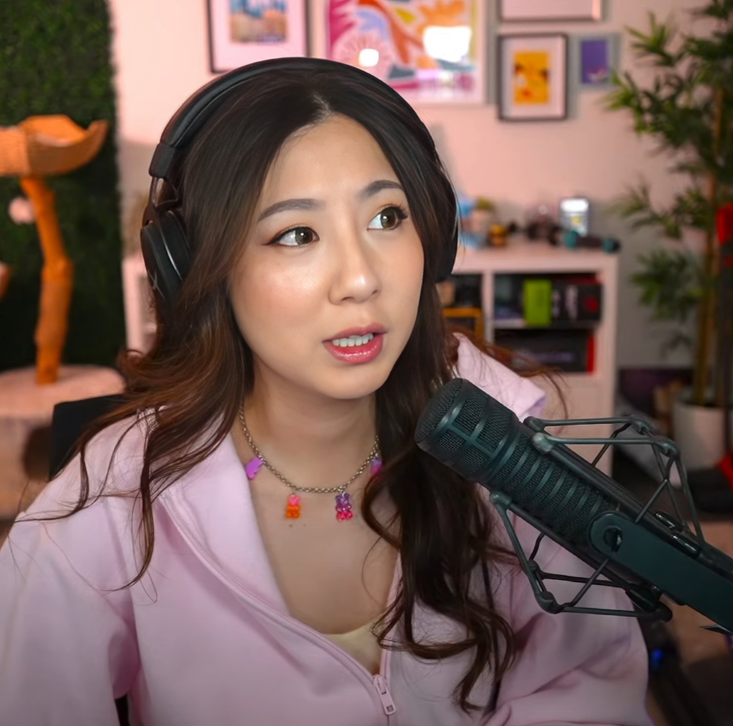 Fuslie #nK7SudJc