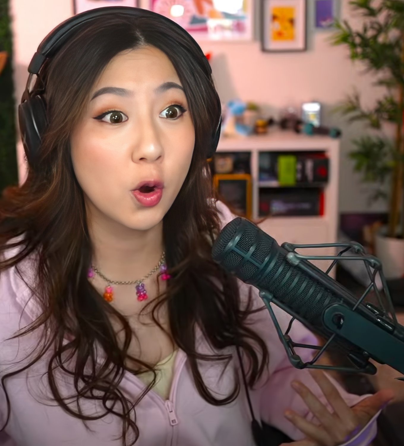 Fuslie #p7vmOAvW